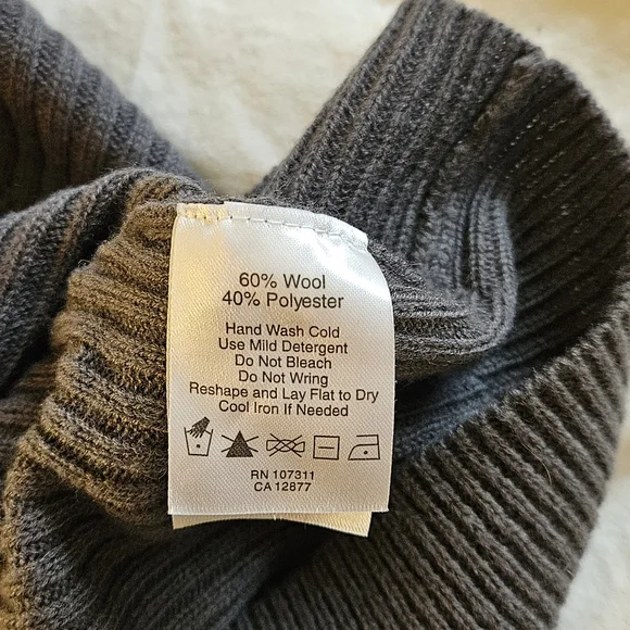 Dress - Picture 3 of 5